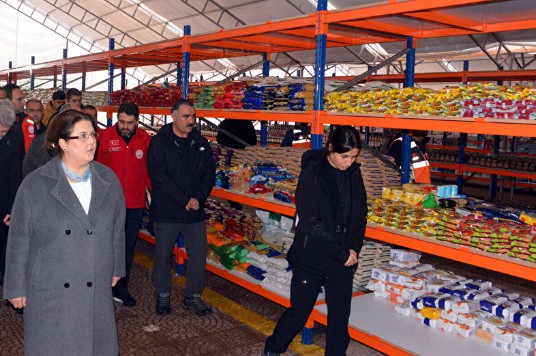 Depremin yaralarını sarmada Aile Bakanlığından büyük katkı: Bugüne kadar 89 milyon ürün dağıttık